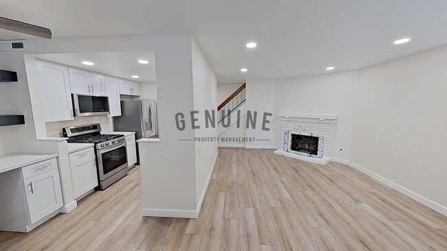 Primary Photo - 3 Bedroom Beautifully Upgraded Home in Ana...