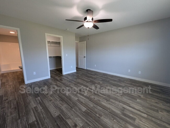 Building Photo - 1408 Sacred Oak Ct