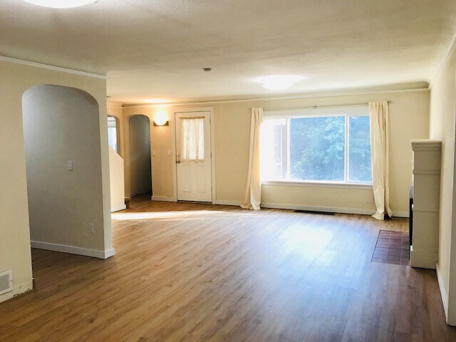 Building Photo - Cle Elum Rental