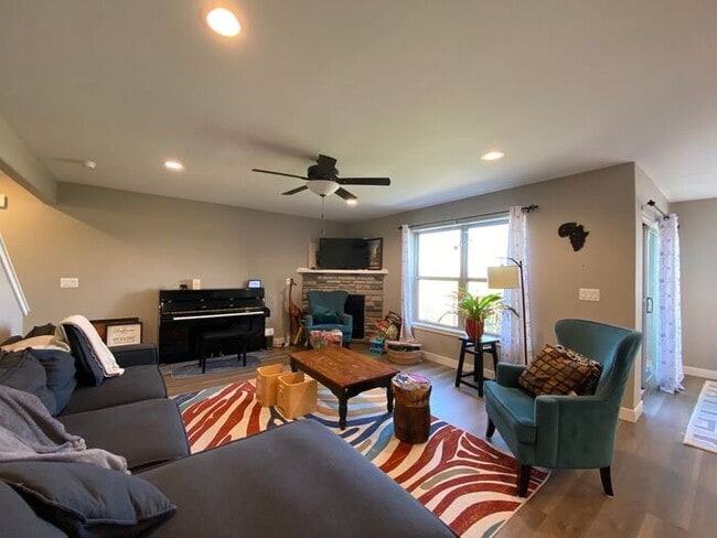 Building Photo - $2,600 | 4 Bedroom, 3.5 Bathroom House | Pets Negotiable | Available for a January 1st, 2026 Move...