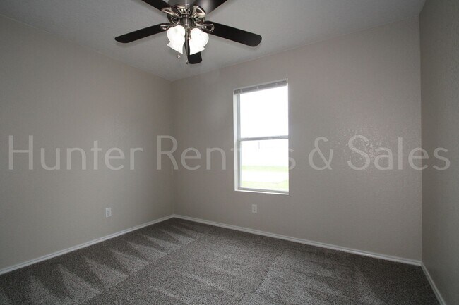 Building Photo - Live Large in Killeen – 5 Bedrooms, Big Va...