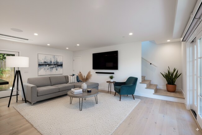 Building Photo - 1323 Alta Vista Rd