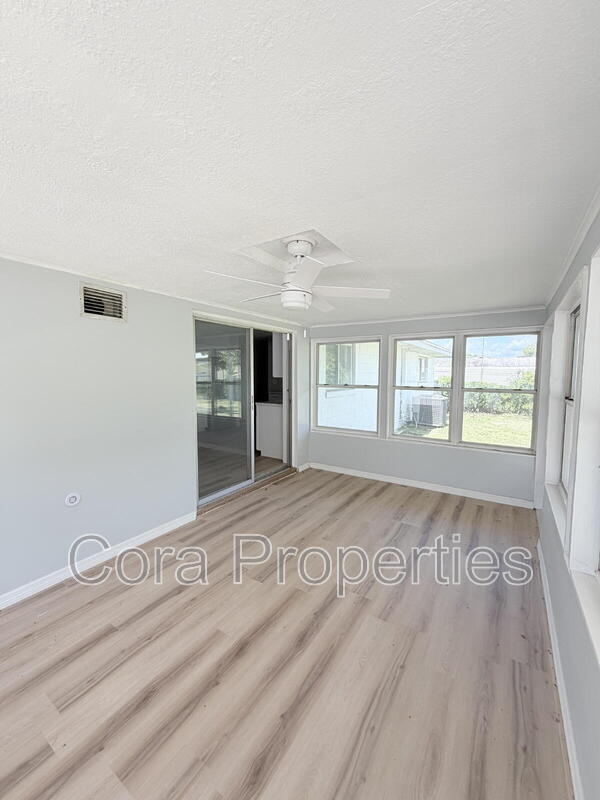 Building Photo - 825 Avenue Y NW