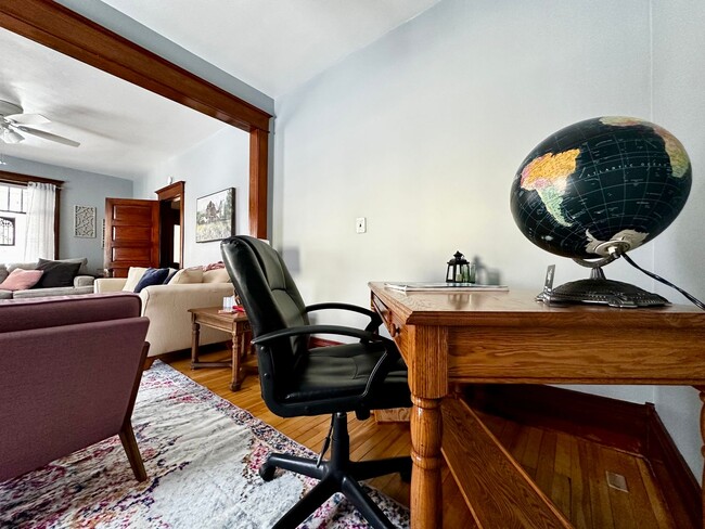 Building Photo - FURNISHED RENTAL: Vintage Chic Haven in St...