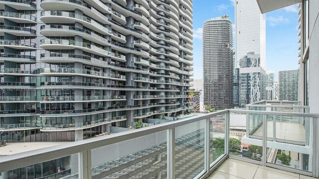 Building Photo - 1050 Brickell Ave