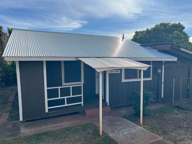 Primary Photo - Charming 3-Bedroom Plantation Cottage in K...