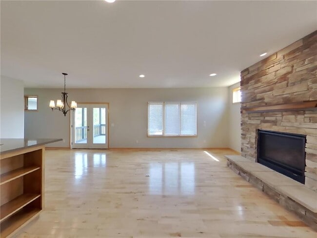 Building Photo - 633 Savanna Trail