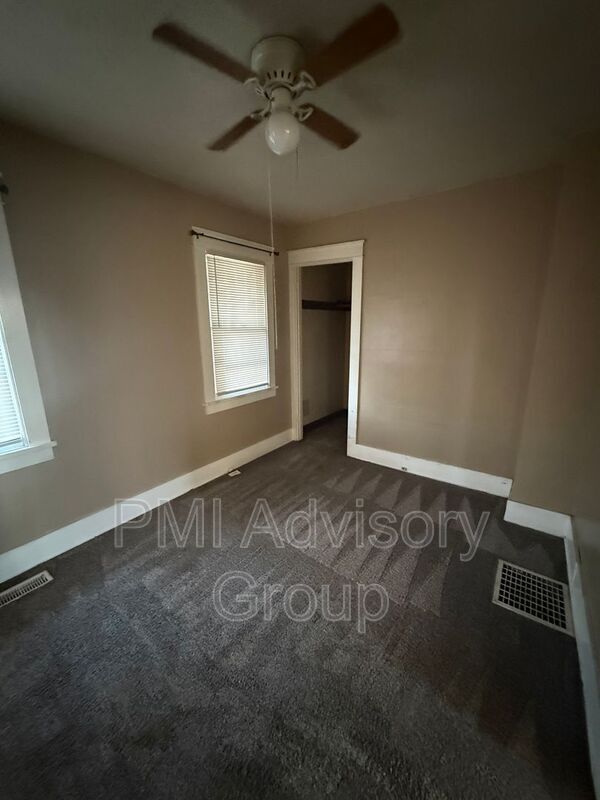 Building Photo - 2017 SW Van Buren St