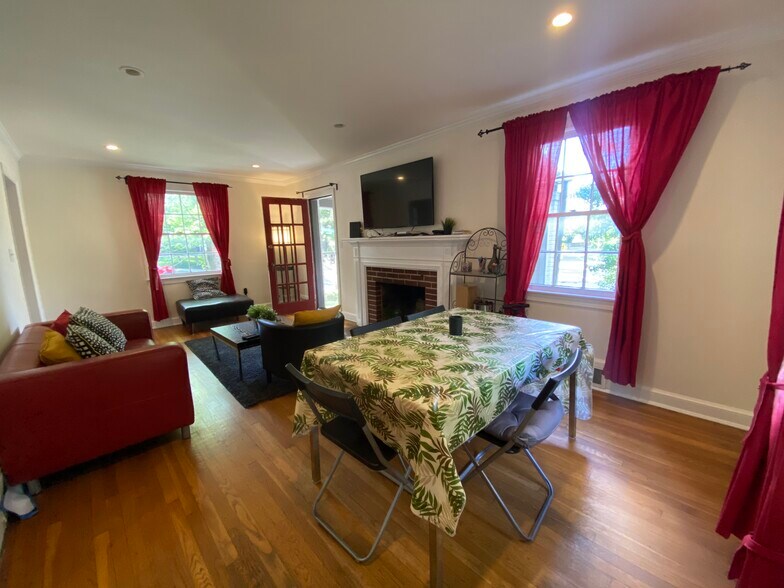 Building Photo - 4427 Nebraska Ave NW