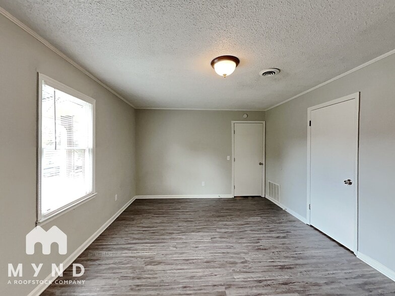 Building Photo - 2814 Bay Leaf Dr SE