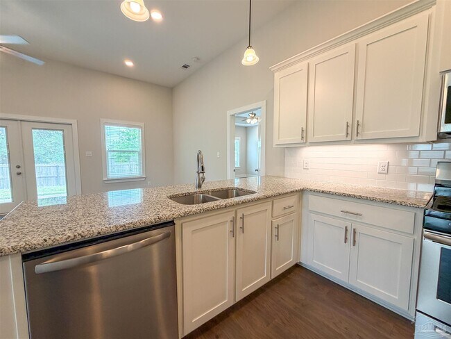 Building Photo - 5841 Winifred Ave