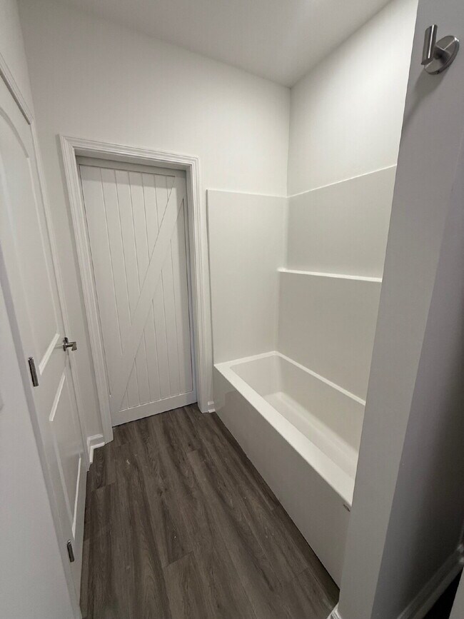 Building Photo - Brand New Luxury Condo - 2 Bedroom 2 Bathroom