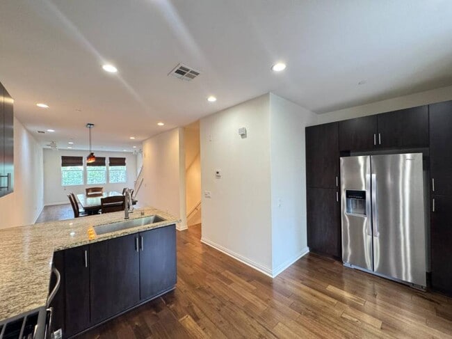 Building Photo - 2.0 bedroom in Azusa California 91702