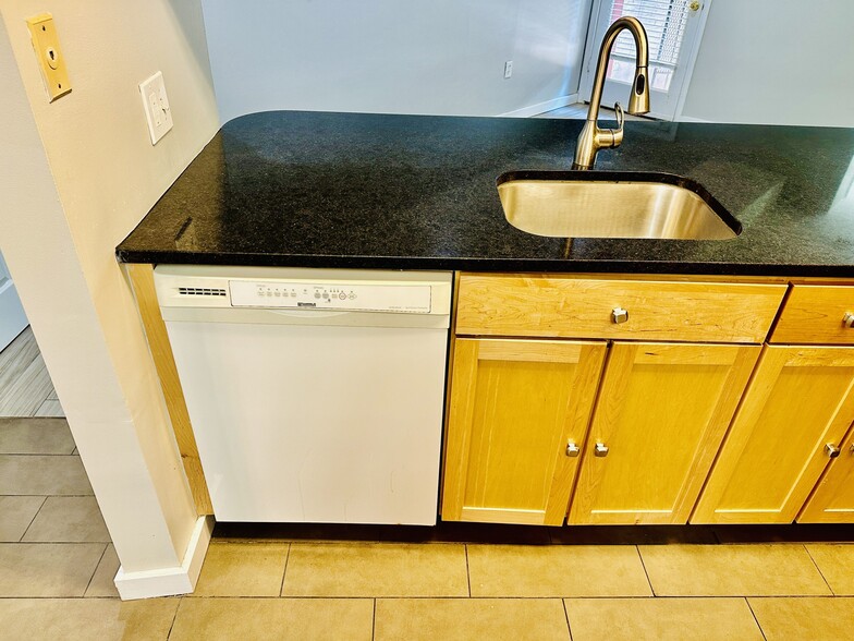 Building Photo - 2006 15th St NW