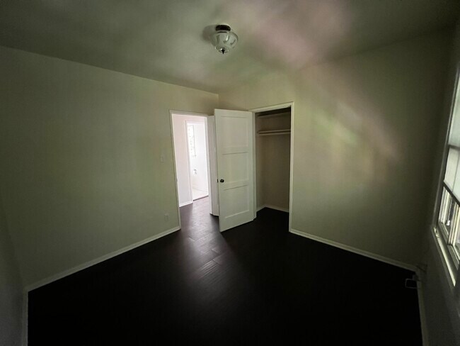 Building Photo - 10716 Northgate St