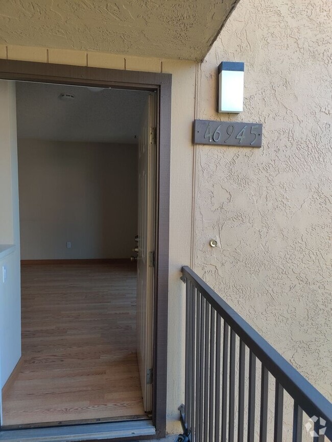 Building Photo - Beautiful Condo South Fremont Community - ...