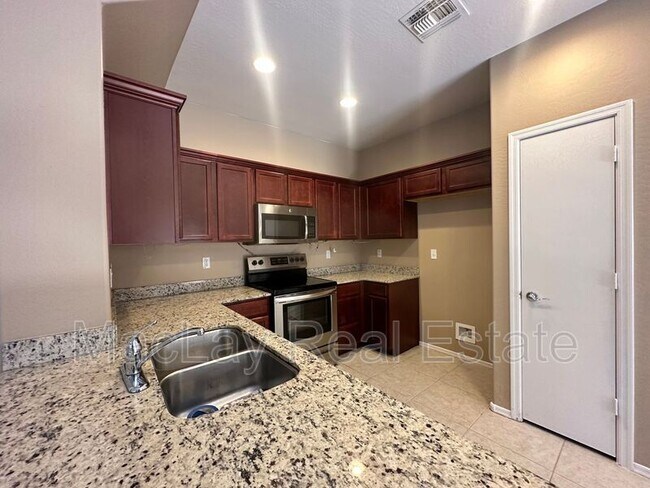 Building Photo - 2538 N 73rd Dr