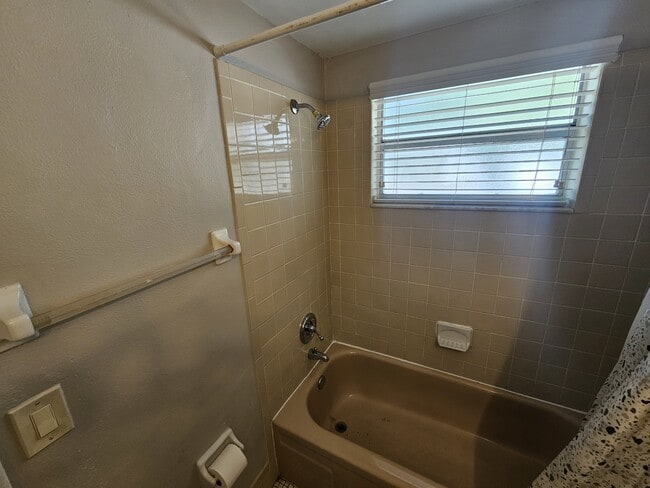 Building Photo - 5313 James St