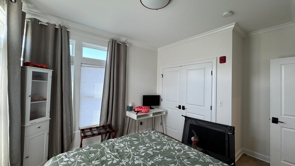 Bedroom - 4281 Washington St