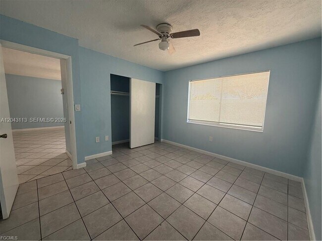 Building Photo - 257 Cape Coral Pkwy E