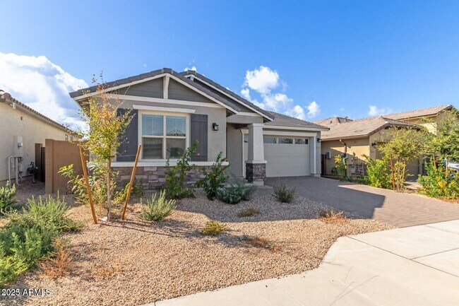 Primary Photo - 11157 W Parkway Dr