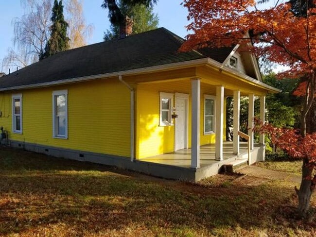 Building Photo - Beautiful 3bd1ba SF House with a Huge Yard...