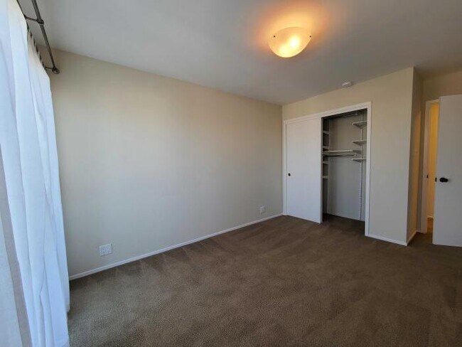Building Photo - 2 bedroom in San Francisco CA 94114