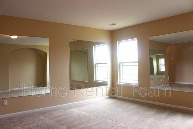 Building Photo - 122 Lake Pointe Dr