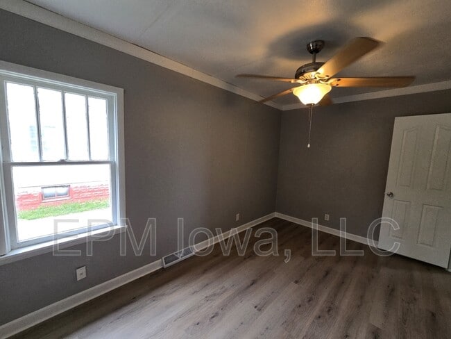 Building Photo - 512 Maynard Ave