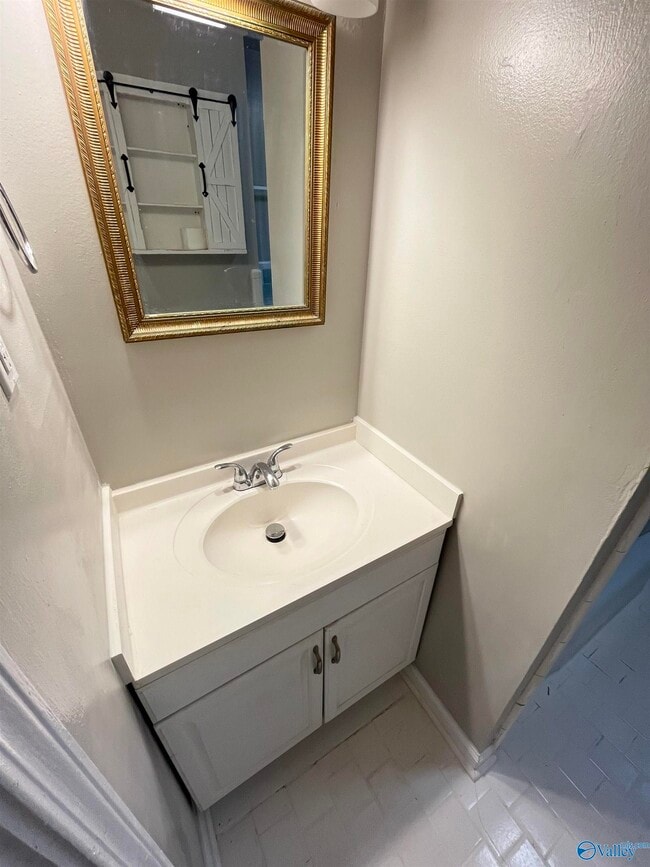 Building Photo - 4708 Dahlia Dr NW