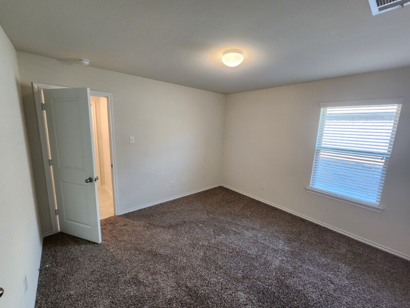 Building Photo - 1220 Meadow Creek Dr