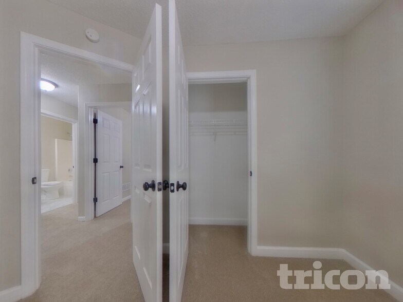 Building Photo - 962 Vera Ct