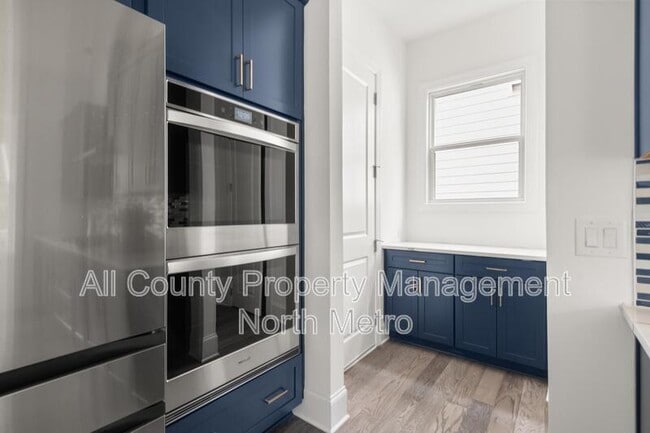 Building Photo - 382 Tillman Pass