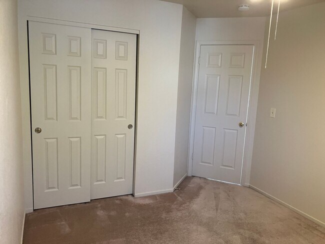 Building Photo - 1725 Branchwood Cir