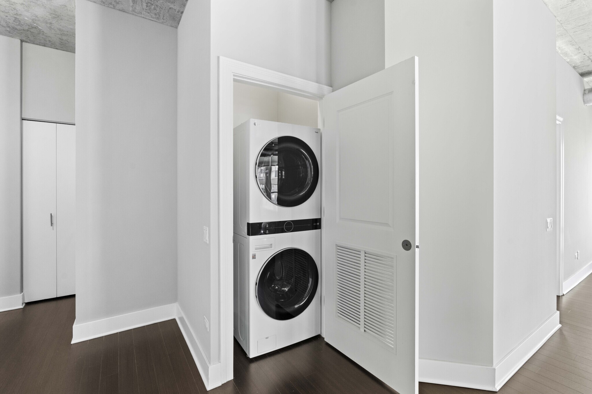 Building Photo - 114 W Polk St