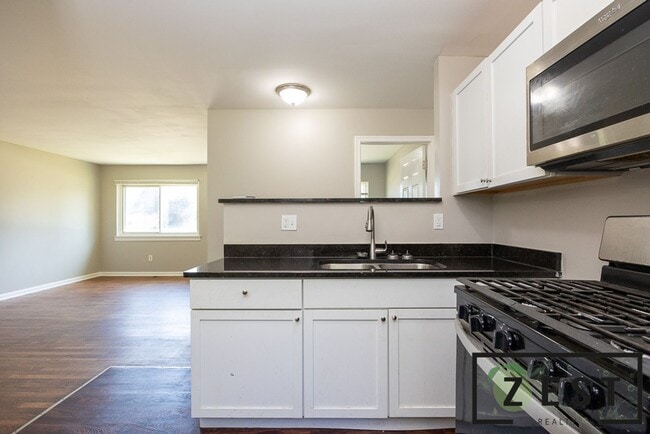 Building Photo - OPEN HOUSE THURSDAY DECEMBER 4TH 2-2:30 PM 3 BED 1 BATH HOME