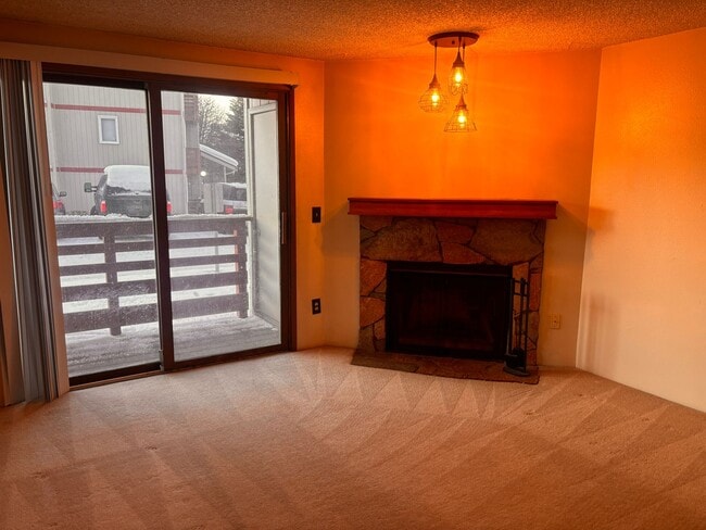 Building Photo - 9625 Independence Dr