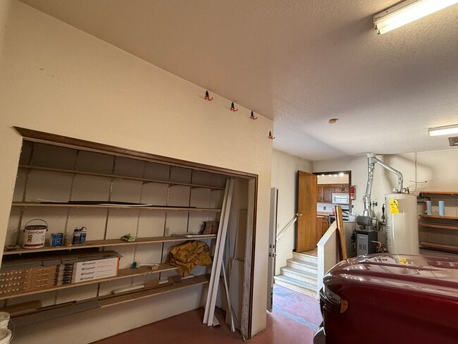 Building Photo - Green House