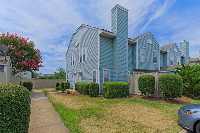 Building Photo - !!!WOW!!! Townhome in Virginia Beach