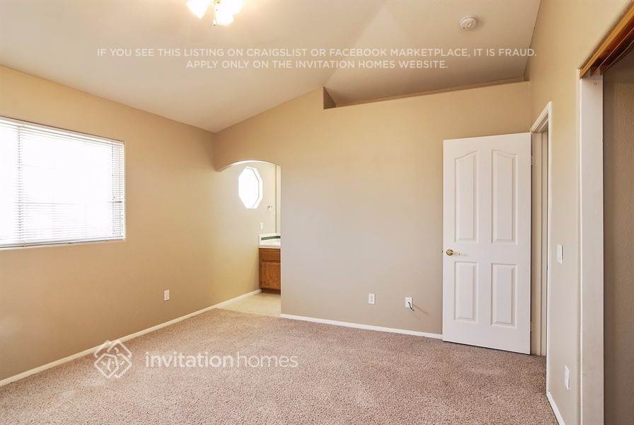 Building Photo - 27025 Hemingway Ct