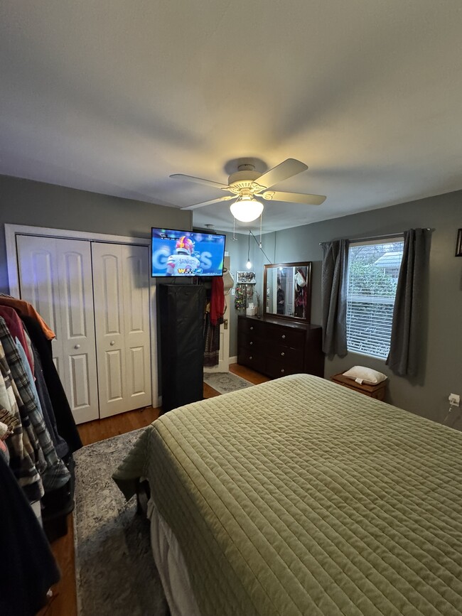 Master Bedroom - 2406 Highland Dr