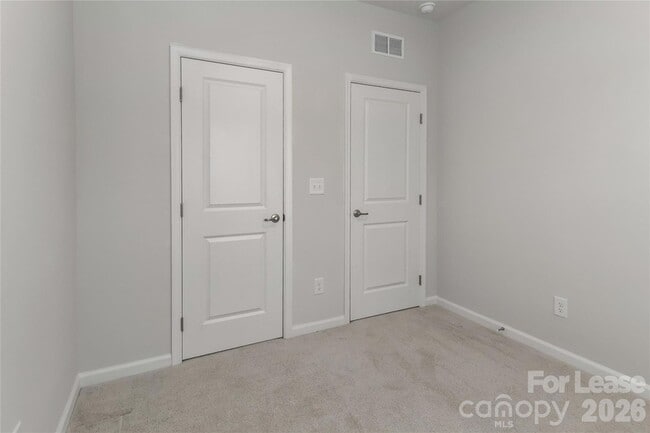 Building Photo - 5038 Springarn Ct