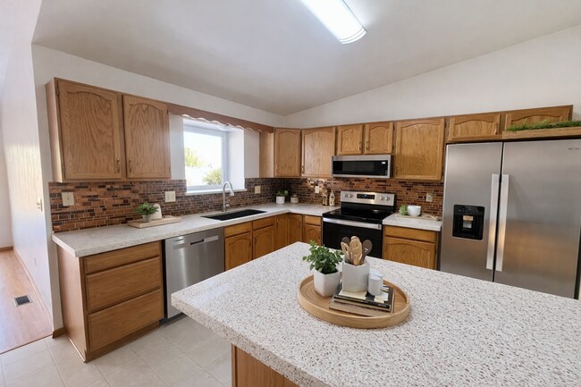 Building Photo - Gorgeous Ranch Home Available Immediately!