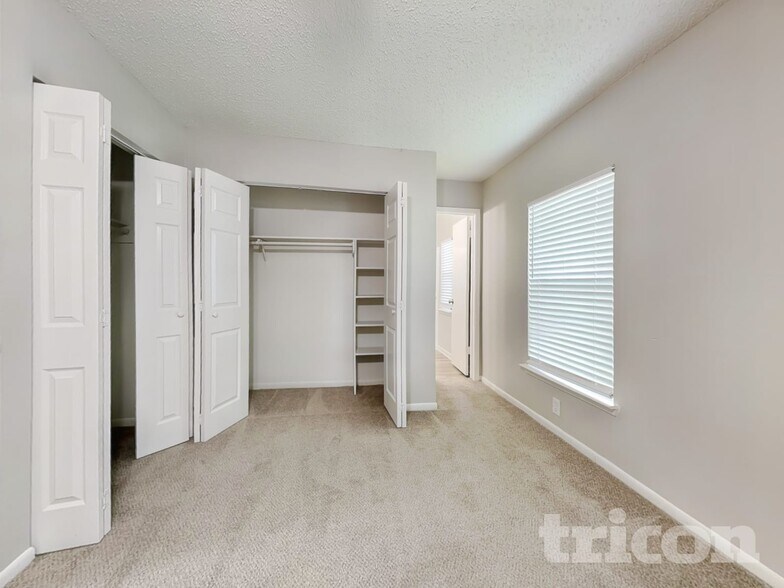 Building Photo - 2610 Townhall Ln