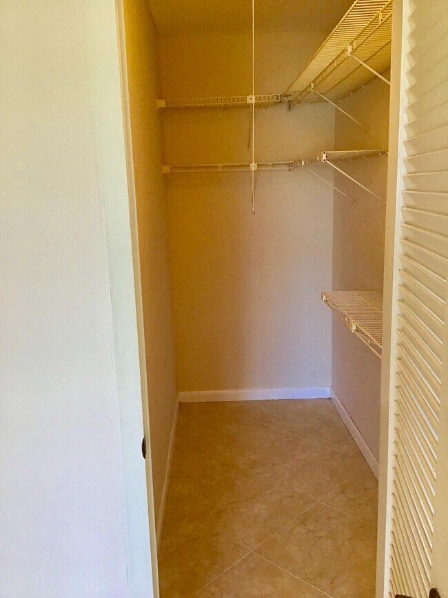 Building Photo - 336 Brighton H