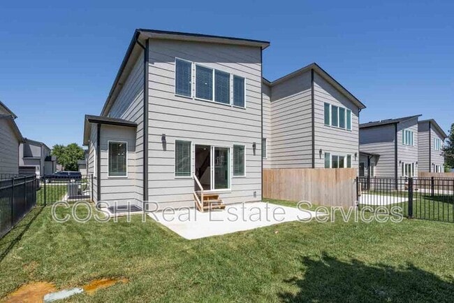 Building Photo - 3554 N Tyler Ct