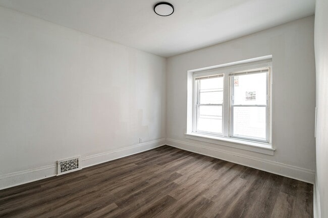 Building Photo - 3180 N 15th St