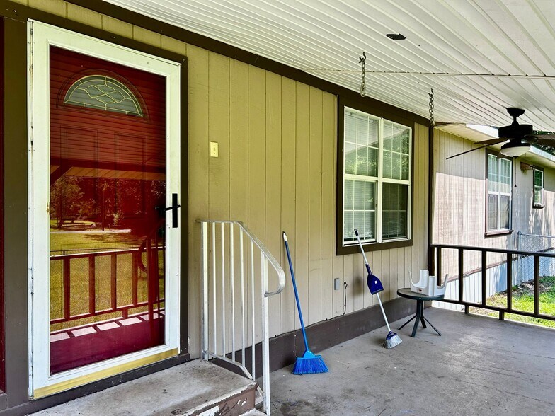 Building Photo - 1761 Bass Rd