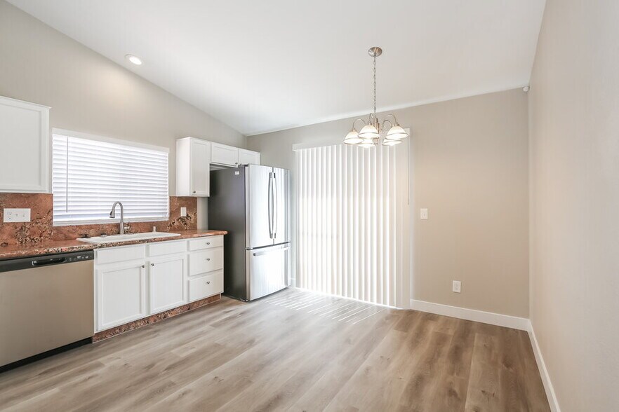 Building Photo - 4421 Ivory Jade Ave