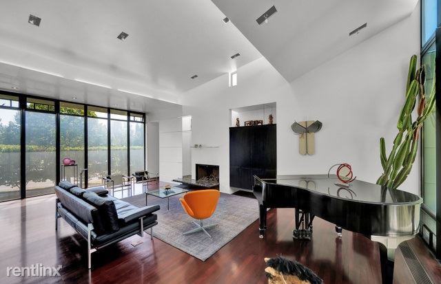 Building Photo - 1 br, 1 bath Condo - 1395 E Michigan Ave